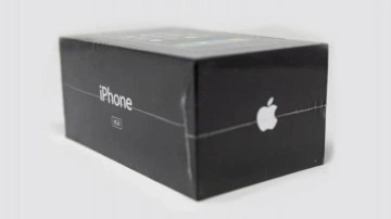 Daha önce hiç açılmamış ilk iPhone modeli 39 bin dolara satıldı