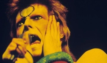 David Bowie'nin 80 binden fazla eşya, mektup, şarkı sözü içeren arşivi ziyarete açılacak