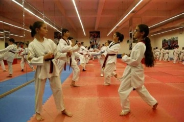 Denizli Büyükşehir Belediyesi Yaz Spor Okullarına Yoğun İlgi
