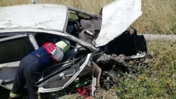 Denizli'de trafik kazası: 2 ölü, 1 yaralı