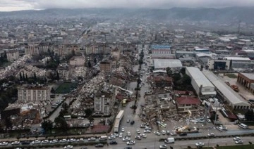 Deprem bölgesinde yıkılan binalar ve hırsızlık olaylarıyla ilgili tutuklanan kişi sayısı açıklandı
