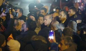 Deprem bölgesini ziyaret eden Erdoğan: Hiç endişe etmeyin