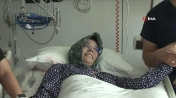 Depremde 2 bacağını kaybeden Büşra hemşire'nin 30 meslektaşı refakatçısı oldu