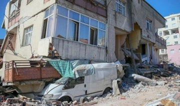 Depremde hasar alan ev ve iş yerlerinde hırsızlık yapan çeteye operasyon!