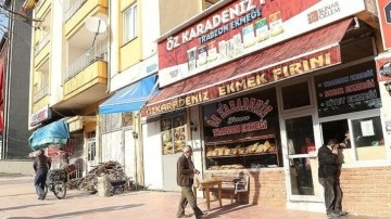 Depremin merkez üssü Kahramanmaraş'ta esnaf dükkan açtı