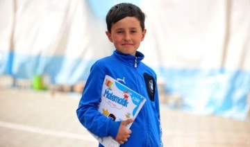 Depremzede küçük Mehmet: Kitap istiyorum