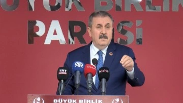 Destici'den PKK sempatizanı belediyelere tepki
