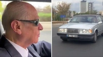 Devlet Bahçeli klasik otomobiliyle Ankara caddelerinde gezdi