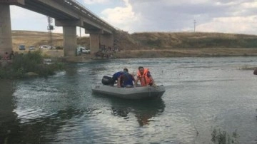 Dicle Nehri’nde mahsur kalan 16 kişi kurtarıldı