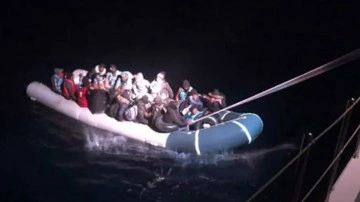 Didim açıklarında 54 düzensiz göçmen yakalandı