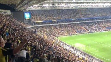 Dinamo Kiev'in golü sonrası Fenerbahçe taraftarından 'Vladimir Putin' tezahüratı