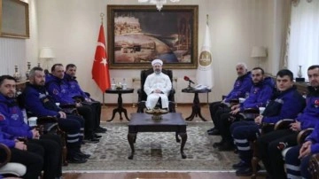 Diyanet İşleri Başkanı Erbaş, TDV arama kurtarma ekibi ile görüştü