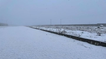 Diyarbakır’da yüksek kesimlere mevsimin ilk karı yağdı