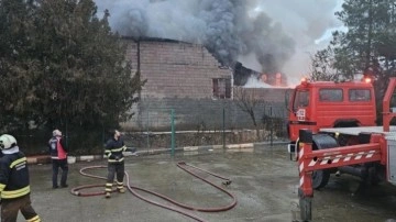 Diyarbakır’daki bir depoda korkutan yangın