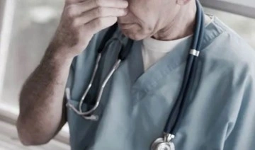 Doktordan hastalarına 'toplu mesaj' skandalı: Yılbaşı kutlayacağına 'kansersiniz&#039