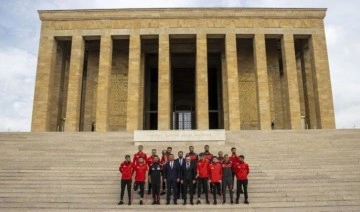 Dünya şampiyonu Ampute Futbol Milli Takımı, Anıtkabir'i ziyaret etti