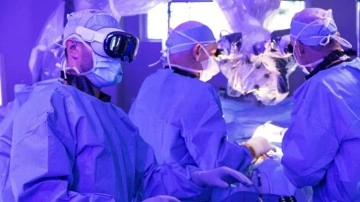Dünyada bir ilk: Cerrahlar, Vision Pro ile ameliyat gerçekleştirdi!