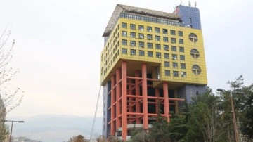"Dünyanın en saçma binası" yıkılamıyor! Günlük 2 bin lira ceza!