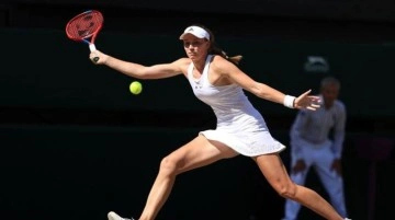 Elena Rybakina, dünya 1 numarası Iga Swiatek'i 2-0 yenerek adını finale yazdırdı