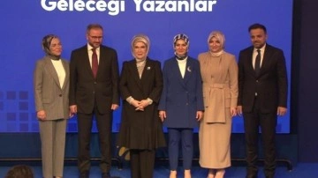 Emine Erdoğan, "Geleceği Yazanlar Platformu 10. Yıl Etkinliği"nde konuştu