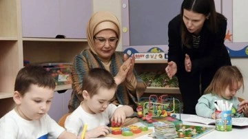 Emine Erdoğan, Ukrayna’dan Türkiye’ye getirilen yetim çocuklarla buluştu