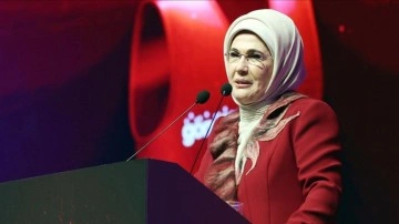 Emine Erdoğan'dan İlk Türk uzay yolcusu Alper Gezeravcı'ya tebrik