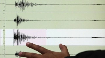 Endonezya'da 7,1 büyüklüğünde deprem oldu