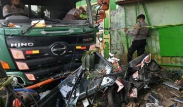 Endonezya’da kamyon otobüs durağına çarptı: 10 ölü, 20 yaralı