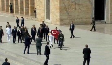 Erdoğan ve YAŞ üyelerinden Anıtkabir ziyareti
