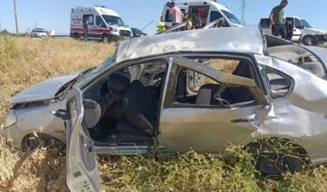 Ergani'de otomobil tarlaya devrildi: 7 yaralı