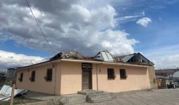 Erzincan’da hortum çatıları uçurdu, ağaçları devirdi!