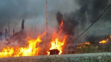 Erzurum'da kimyasal madde bulunan bir yapı markette yangın