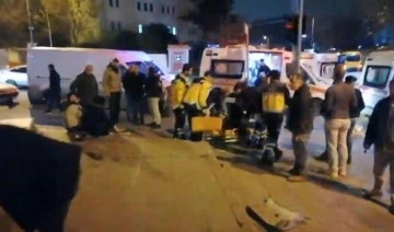 Esenler'de feci kaza... Otobüs bekleyenlere otomobil çarptı: 1'i ağır 6 yaralı
