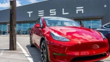 Eski Tesla Çalışanlarından 5 Milyon Dolarlık Tazminat Davası