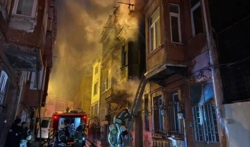 Fatih'te 3 katlı binada yangın paniği: Binadan atlayan 1 kişi yaralandı