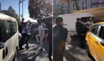Fatih’te taksi şöförü ve yolcu arasında tekmeli yumruklu kavga