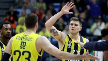Fenerbahçe Beko bir ara 17 sayı geriye düştüğü maçta Partizan'ı farklı yendi