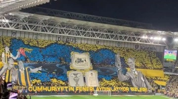 Fenerbahçe tribünlerinden dev maç öncesi Cumhuriyet koreografisi