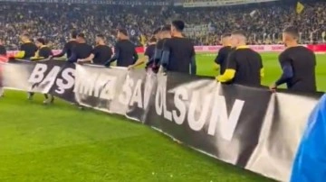Fenerbahçeli futbolcular şehitlerimizi unutmadı