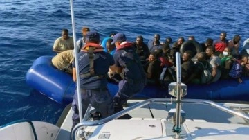 Fethiye&rsquo;de 35 düzensiz göçmen kurtarıldı