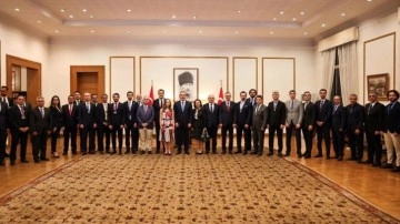 Fidan Pekin Büyükelçiliği’nde Türk iş insanlarıyla buluştu
