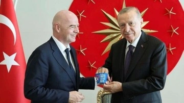 FIFA Başkanı Gianni Infantino'ndan Cumhurbaşkanı Erdoğan'a jest