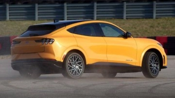 Ford efsanesi Türkiye'ye geldi: Mustang Mach-E özellikleri ve fiyatı!