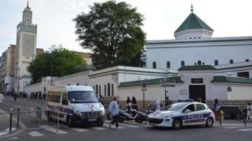 Fransa'da bir cami ırkçı saldırının hedefi oldu