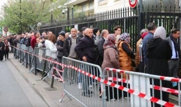 Fransa'daki yurttaşlar Cumhurbaşkanlığı seçimi için sandık başında