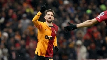Galatasaray, Dries Mertens'in sözleşmesini yeniledi