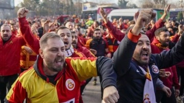 Galatasaray taraftarı Ülker Stadyumu'na geldi!