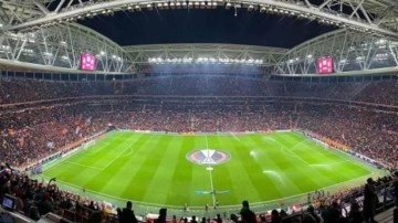 Galatasaray'da kombineler satışa sunuldu
