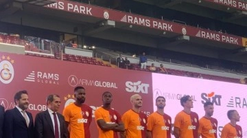 Galatasaray'dan gövde gösterisi! Yıldızlar imzayı attı