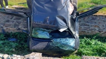 Gaziantep'te dere yatağına devrilen otomobildeki 4 kişi yaralandı